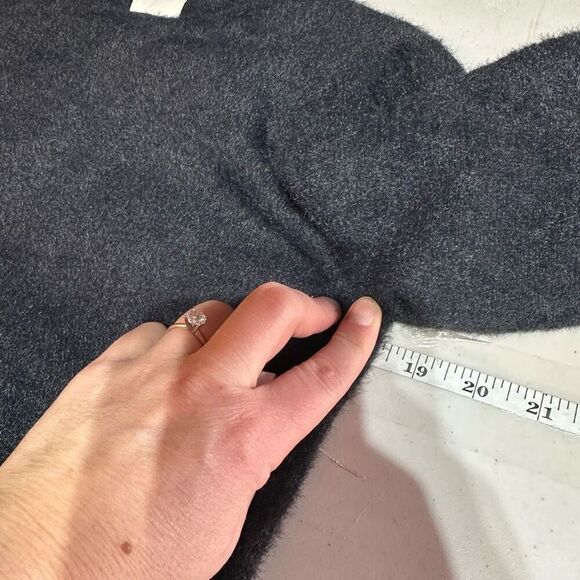 ModCloth Royal Monk Black Fuzzy Soft Puff Balloon Sleeve Pullover Sweater Medium - Picture 9 of 10